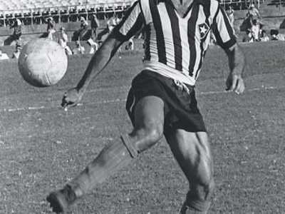 3) Nilton Santos - Brasile